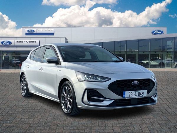 Ford Focus Hatchback, Petrol Hybrid, 2023, Grey