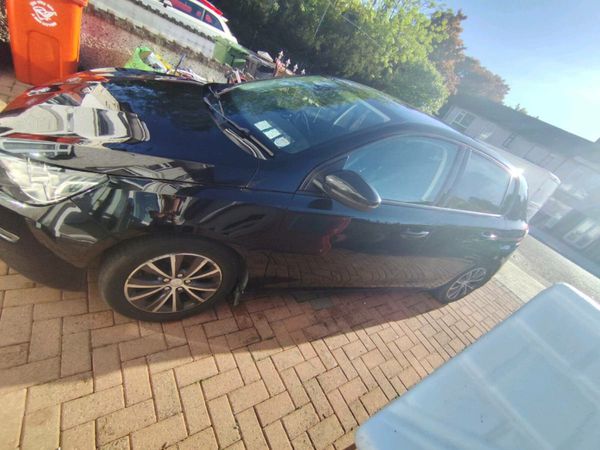 Peugeot 308 Hatchback, Petrol, 2015, Black