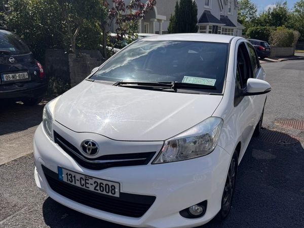 Toyota Yaris Hatchback, Petrol, 2013, White