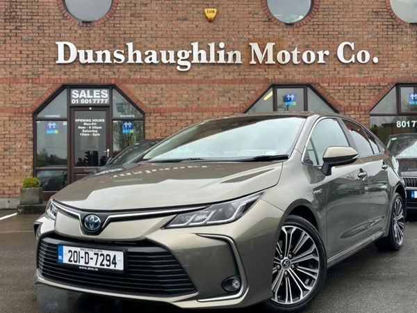 Toyota Corolla Saloon, Hybrid, 2020, Gold