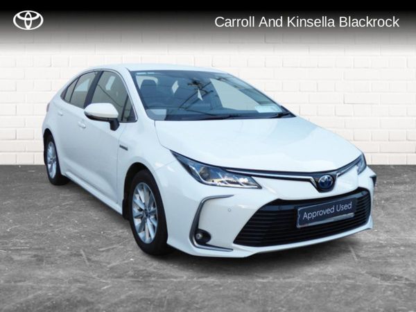 Toyota Corolla Saloon, Hybrid, 2023, White