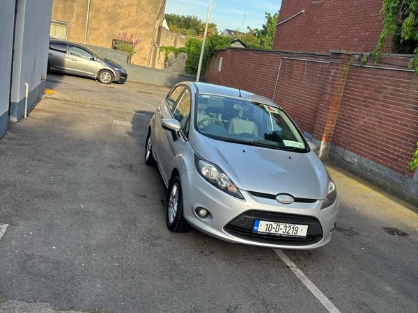 Ford Fiesta Hatchback, Petrol, 2010, Silver