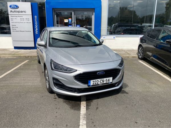Ford Focus Hatchback, Petrol, 2022, Grey