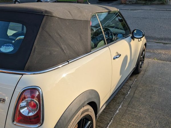 Mini Cooper Convertible, Petrol, 2015, White