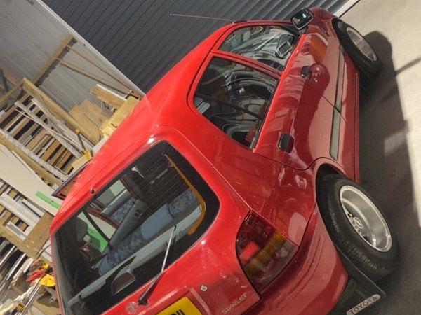 Toyota Starlet Hatchback, Petrol, 1999, Red