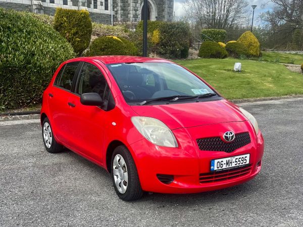 Toyota Yaris Hatchback, Petrol, 2006, Red