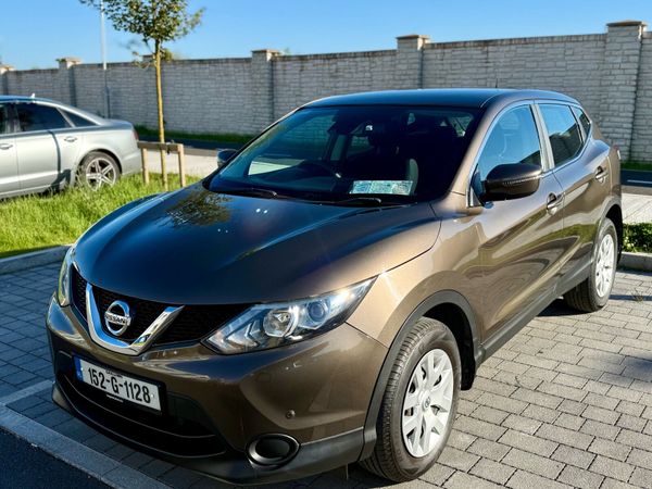 Nissan Qashqai Hatchback, Petrol, 2015, Brown