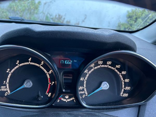 Ford Fiesta Hatchback, Petrol, 2016, Grey