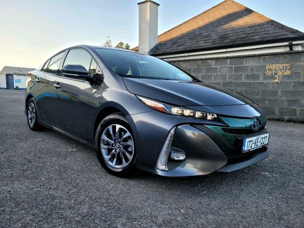 Toyota Prius Hatchback, Electric, 2017, Grey