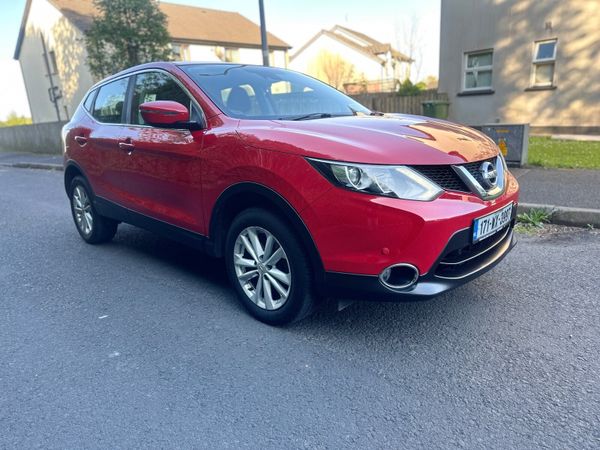 Nissan Qashqai SUV, Diesel, 2017, Red
