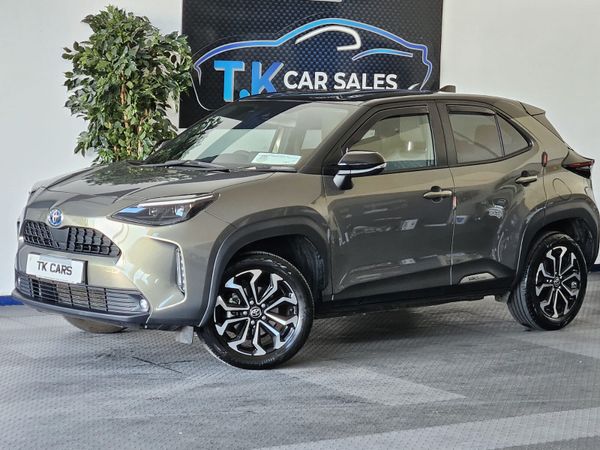 Toyota Yaris SUV, Petrol Hybrid, 2023, Grey