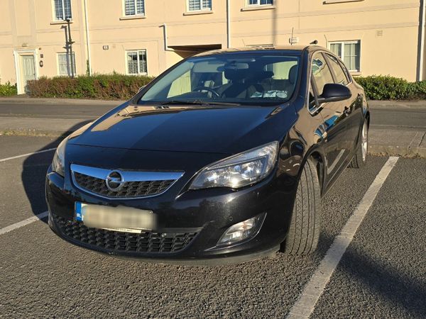 Opel Astra Hatchback, Diesel, 2010, Black