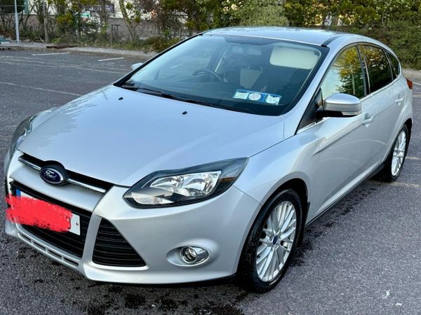 Ford Focus Hatchback, Petrol, 2012, Silver