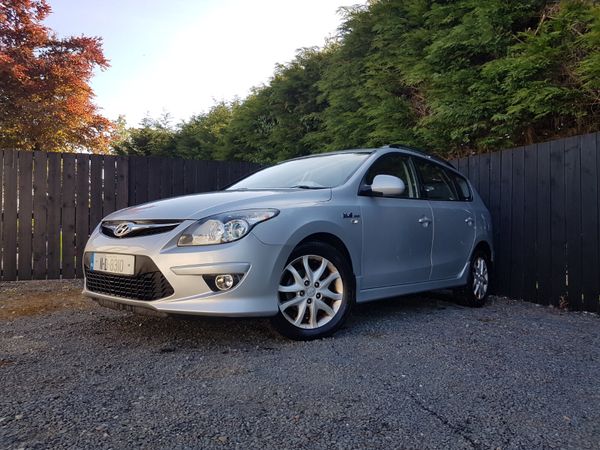 Hyundai i30 Estate, Diesel, 2011, Silver