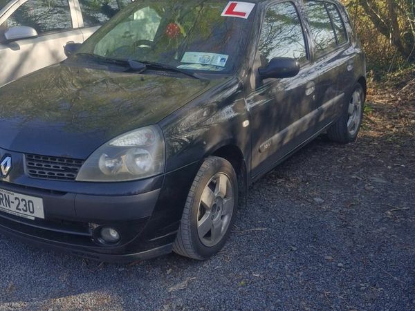 Renault Clio Hatchback, Petrol, 2004, Black
