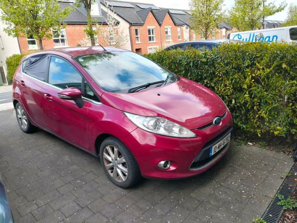 Ford Fiesta Hatchback, Petrol, 2010, Red