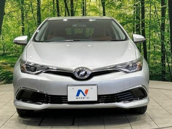 Toyota Auris Hatchback, Petrol, 2015, Silver