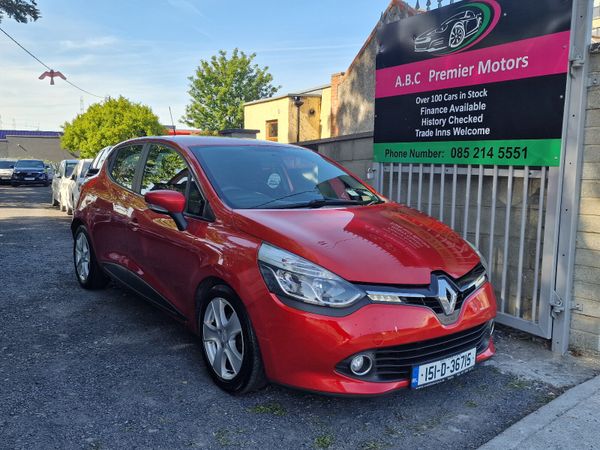 Renault Clio Hatchback, Petrol, 2015, Red