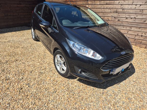 Ford Fiesta Hatchback, Petrol, 2014, Black