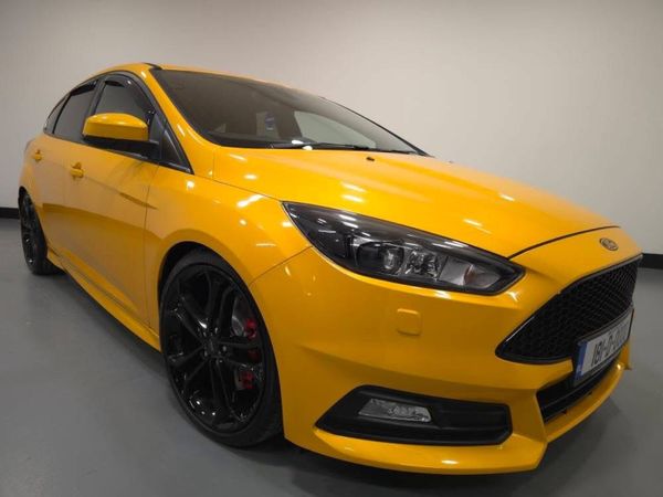 Ford Focus Hatchback, Petrol, 2018, Orange