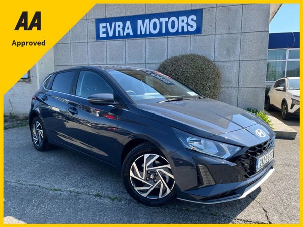 Hyundai i20 Hatchback, Petrol, 2024, Grey