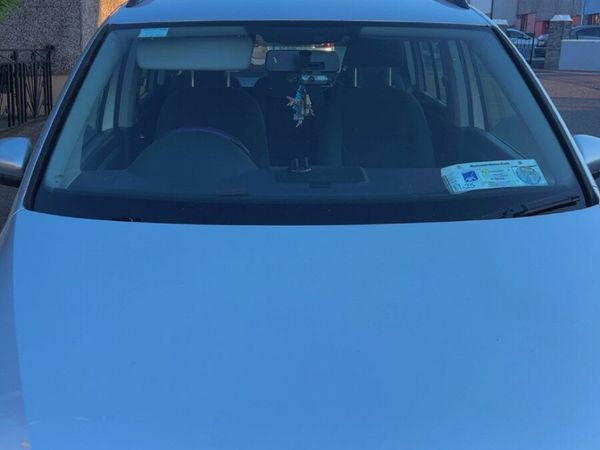 Volkswagen Touran MPV, Diesel, 2012, Silver