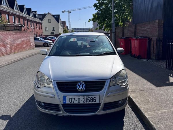 Volkswagen Polo Hatchback, Petrol, 2007, Silver