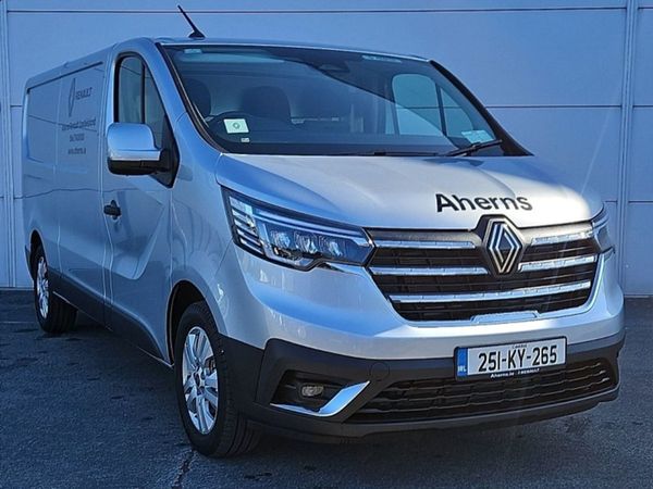 Renault Trafic MPV, Diesel, 2025, Grey