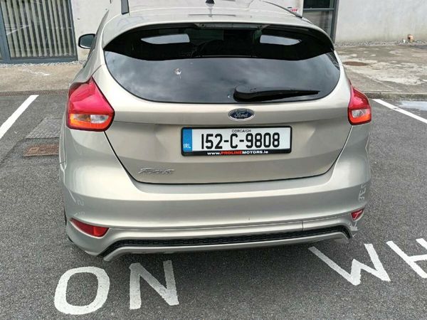 Ford Focus Hatchback, Diesel, 2015, Silver