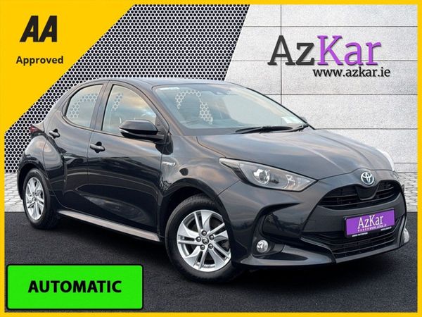 Toyota Yaris Hatchback, Petrol Hybrid, 2021, Black
