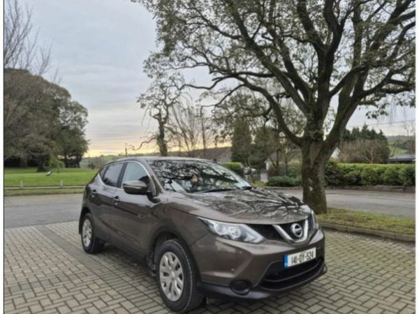 Nissan Qashqai Hatchback, Diesel, 2014, Brown