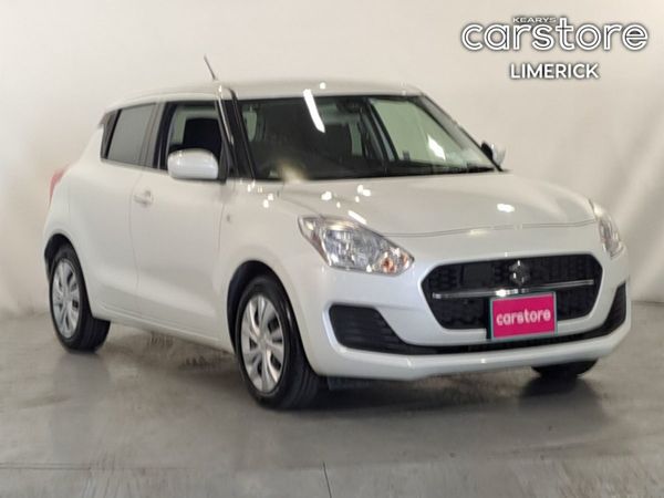 Suzuki Swift Hatchback, Petrol, 2022, White