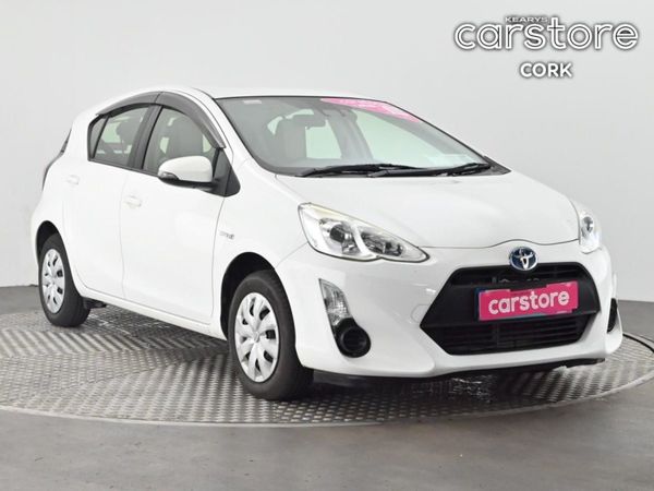 Toyota Aqua Hatchback, Petrol Hybrid, 2017, White