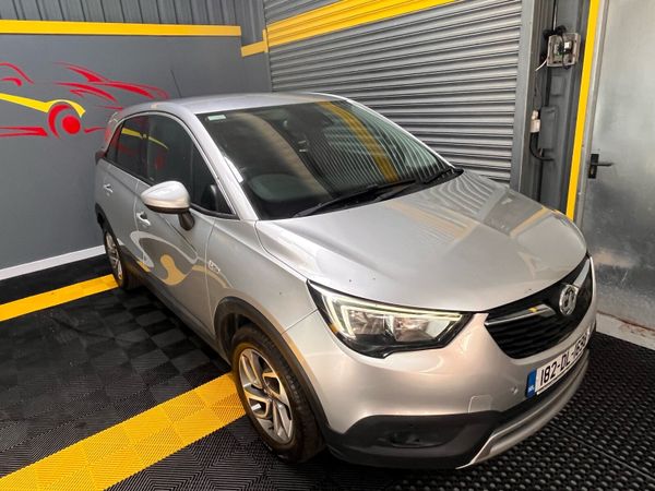 Vauxhall Crossland X Hatchback, Diesel, 2018, Silver