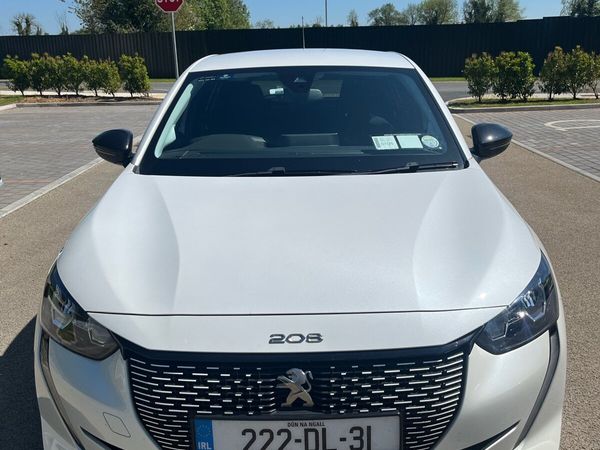 Peugeot 208 Hatchback, Electric, 2022, White