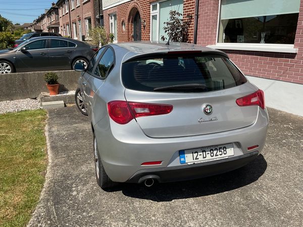 Alfa Romeo Giulietta Hatchback, Petrol, 2012, Grey