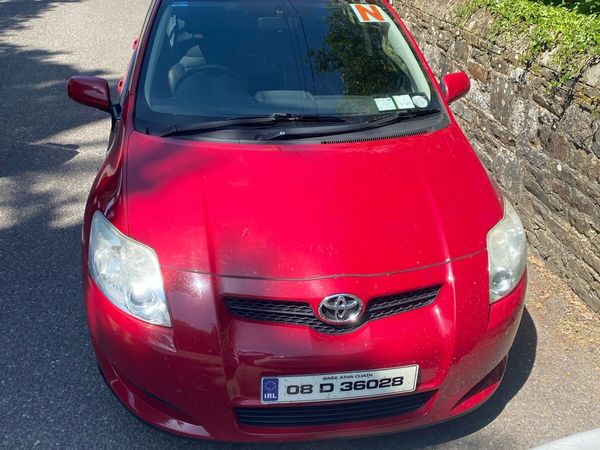 Toyota Auris Hatchback, Petrol, 2008, Red