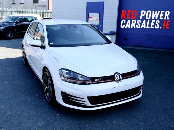 Volkswagen Golf Hatchback, Petrol, 2016, White