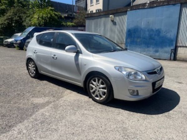 Hyundai i30 Hatchback, Diesel, 2010, Silver