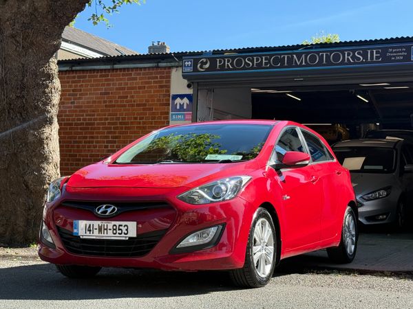 Hyundai i30 Hatchback, Diesel, 2014, Red