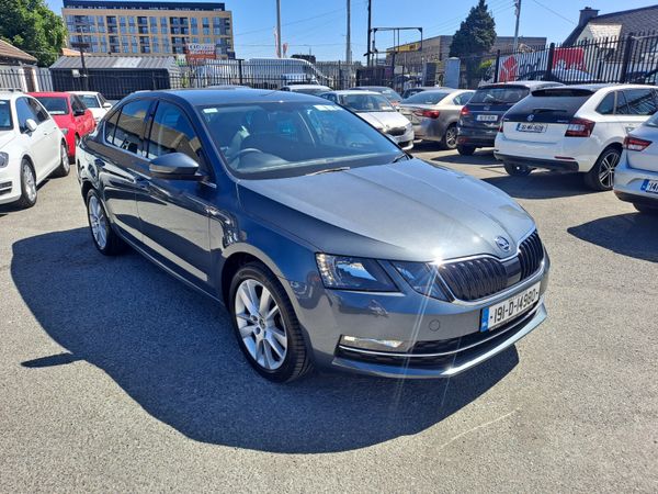 Skoda Octavia Saloon, Petrol, 2019, Grey
