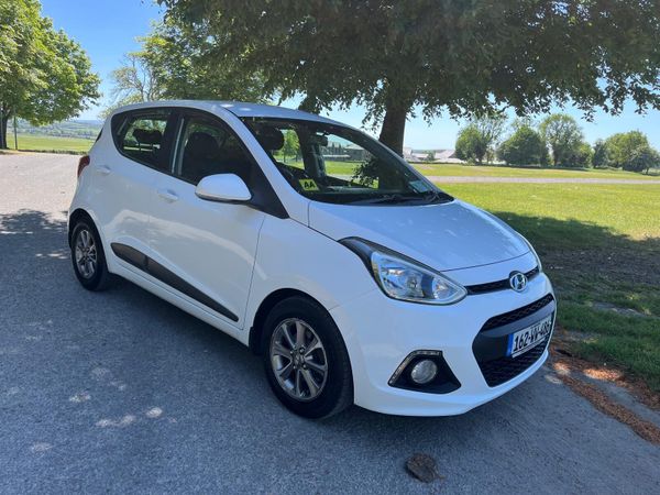 Hyundai i10 Hatchback, Petrol, 2016, White