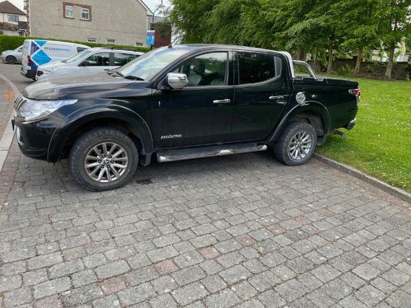 Mitsubishi L200 Crew Cab, Diesel, 2017, Black