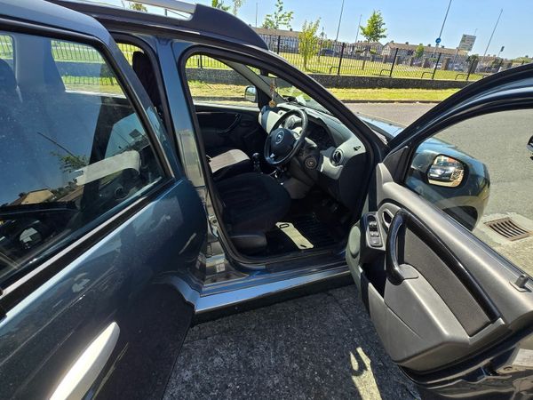 Dacia Duster SUV, Diesel, 2014, Grey