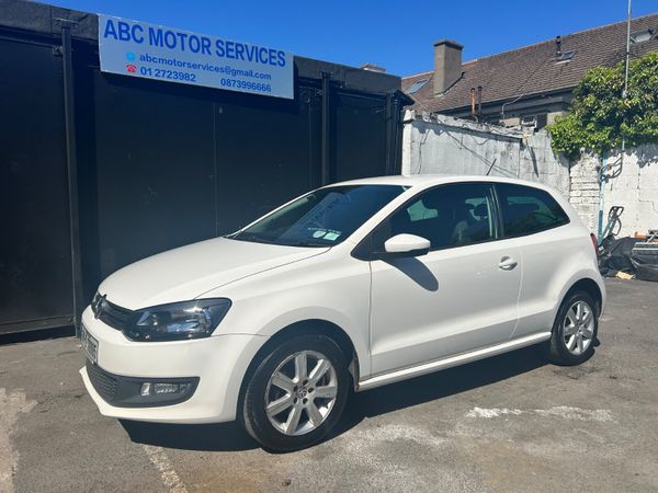 Volkswagen Polo Hatchback, Petrol, 2013, White