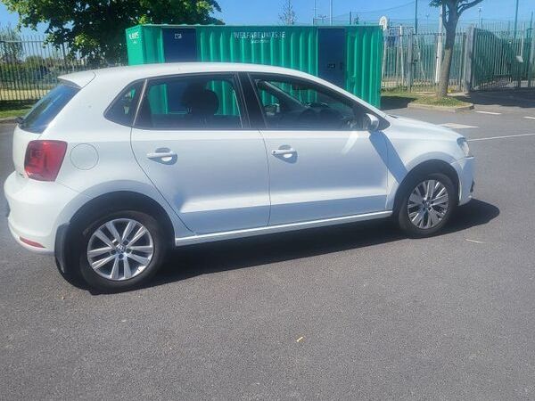 Volkswagen Polo Hatchback, Petrol, 2015, White