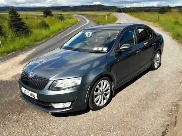 Skoda Octavia Saloon, Diesel, 2014, Grey