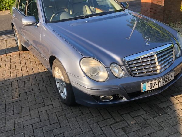 Mercedes-Benz E-Class Saloon, Petrol, 2007, Blue