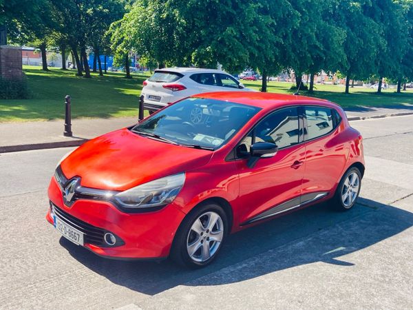 Renault Clio Hatchback, Petrol, 2013, Red