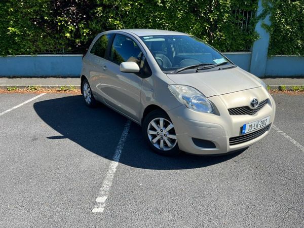 Toyota Yaris Hatchback, Petrol, 2010, Gold